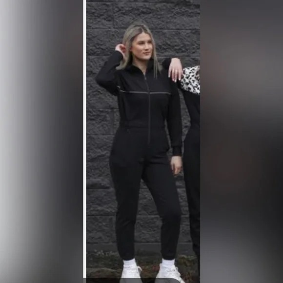 SMASH & TESS zip-up romper. Size x small. - Picture 5 of 9